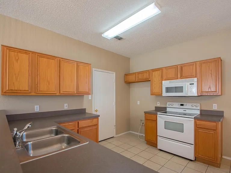 6316 Downeast Dr — Photo 8