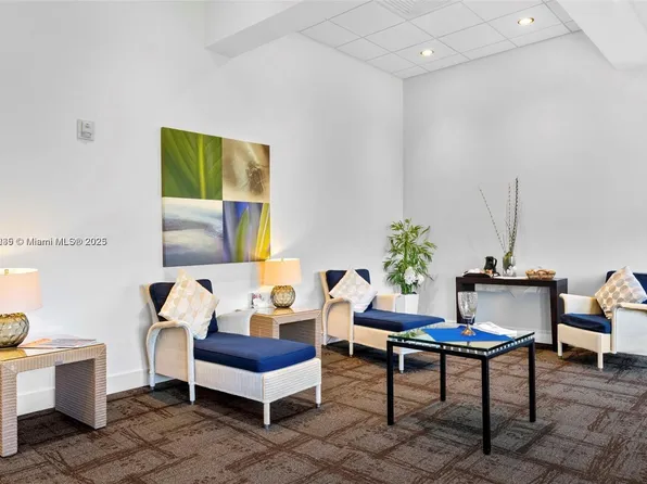 5300 NW 87th Ave #115, Miami, FL 33178