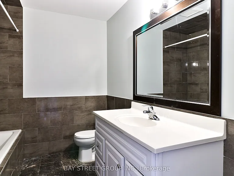 489 Fergo Ave #UPPER — Photo 16