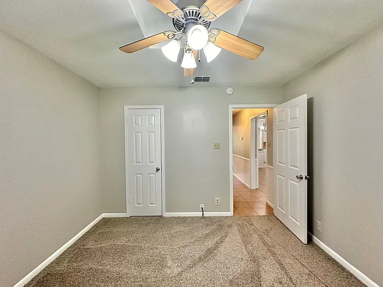 2448 Holly Ln — Photo 16