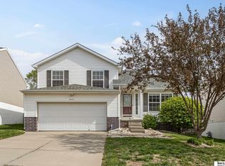 16658 Grant St, Omaha, NE 68116