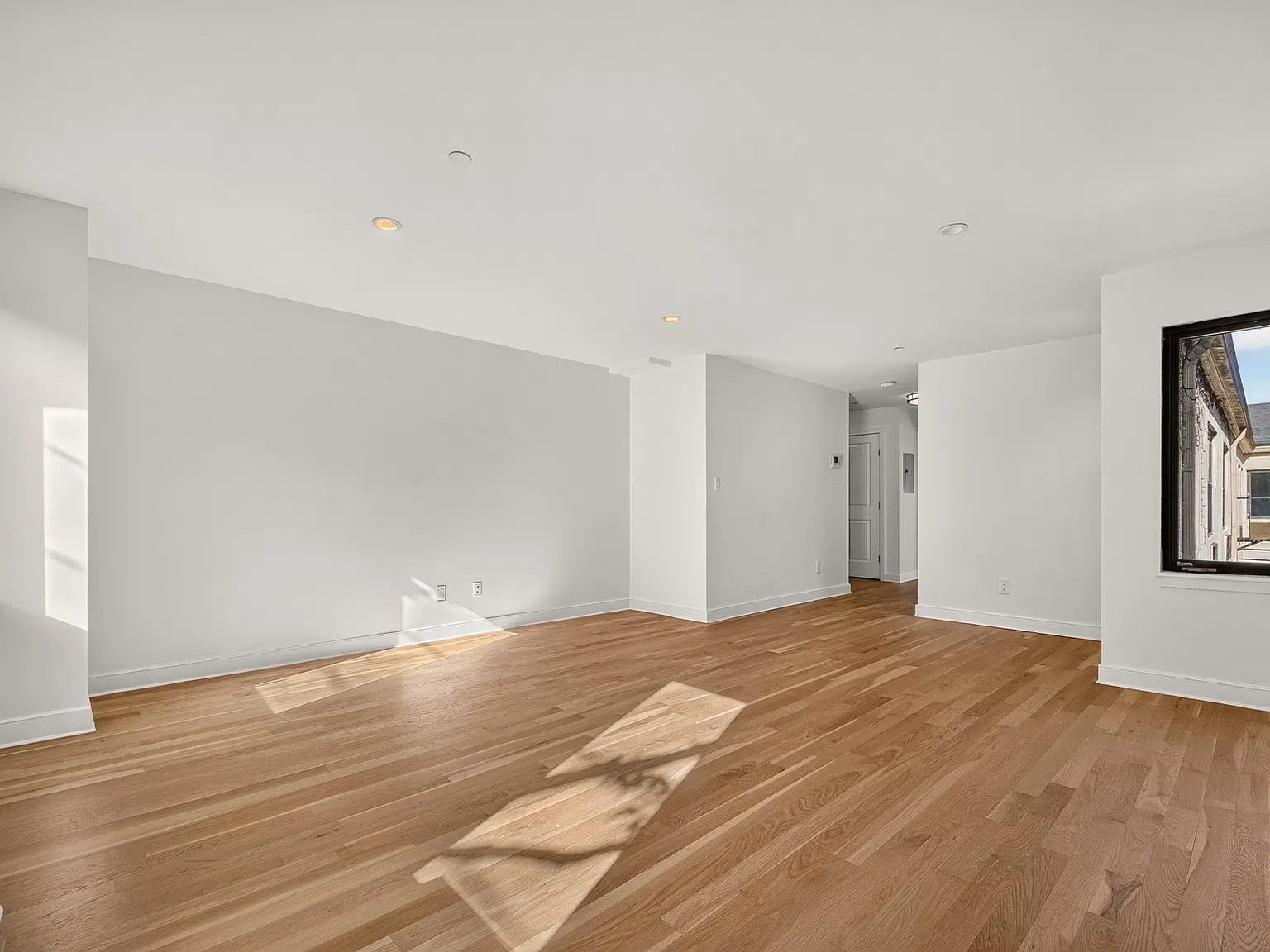 1 bed, $3,450 — Photo 3