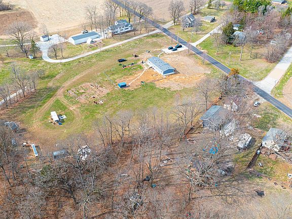 4th image of 2606 Bloomington Rd