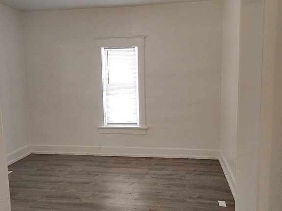 2nd image of 216 SE Lake St