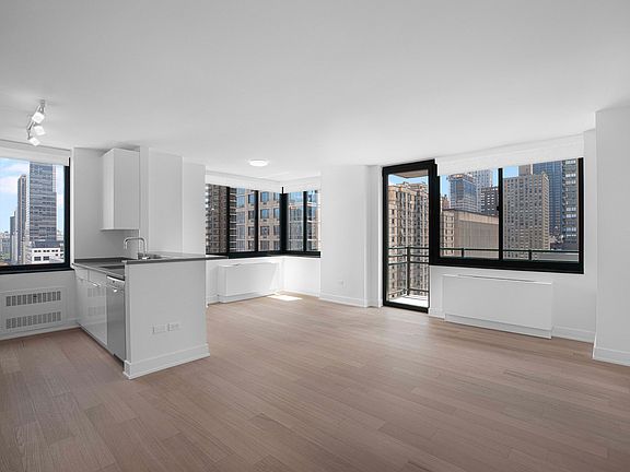 3rd image of 200 W 60th St APT 17F