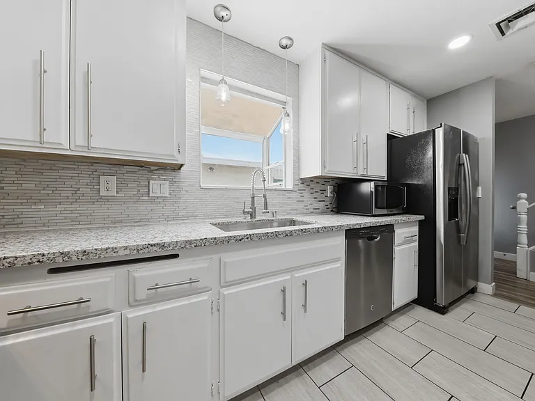 248 Greenbriar Townhouse Way — Photo 5