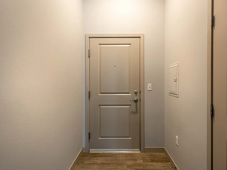 Minnie Flats | 101 Denny Way, Seattle, WA 98109 — Photo 27