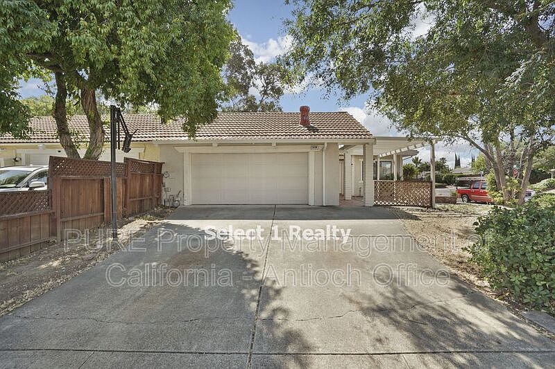 1st image of 2933 N Apple Ct