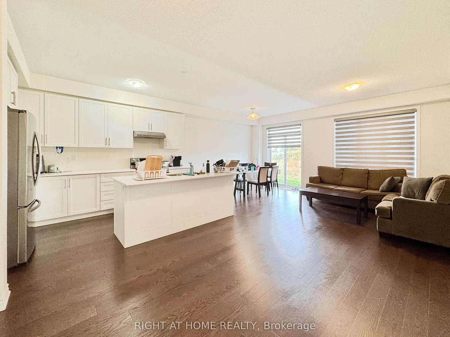 4 bed, $3,000 — Photo 2