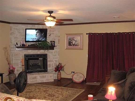5th image of 210 Vera Dr