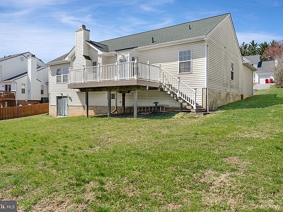 3rd image of 293 Pastoral Ct
