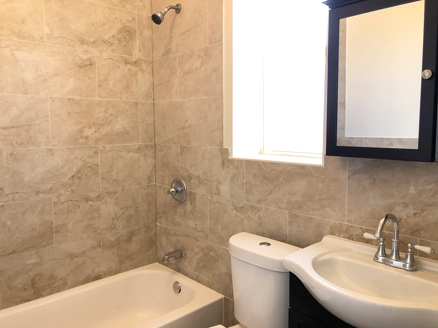 2 bed, 800 sqft, $1,850 — Photo 1