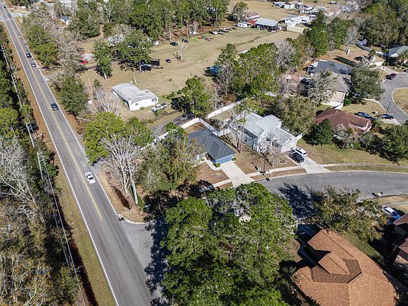 3rd image of 9399 Hawks Point Dr
