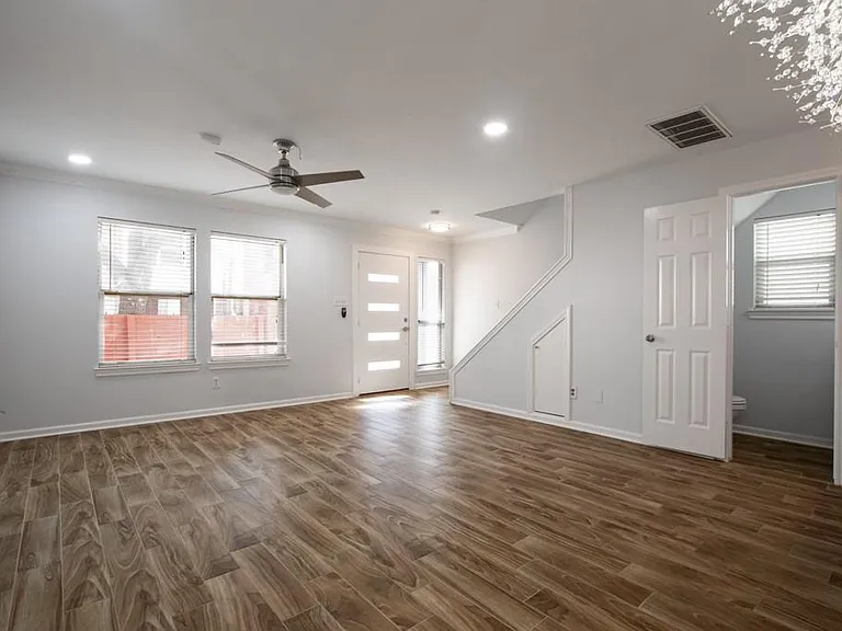 1422 Ruthven St — Photo 7