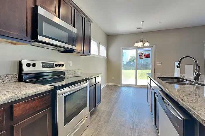 320 Beacons Field Rd — Photo 6