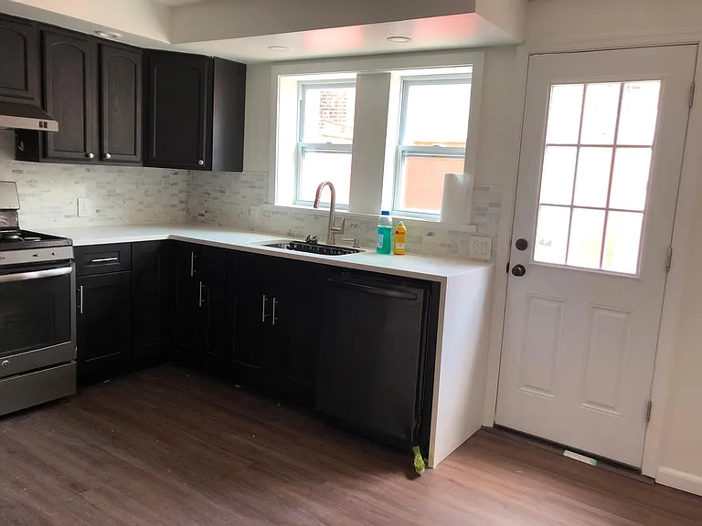 1633 S Jessup St — Photo 7