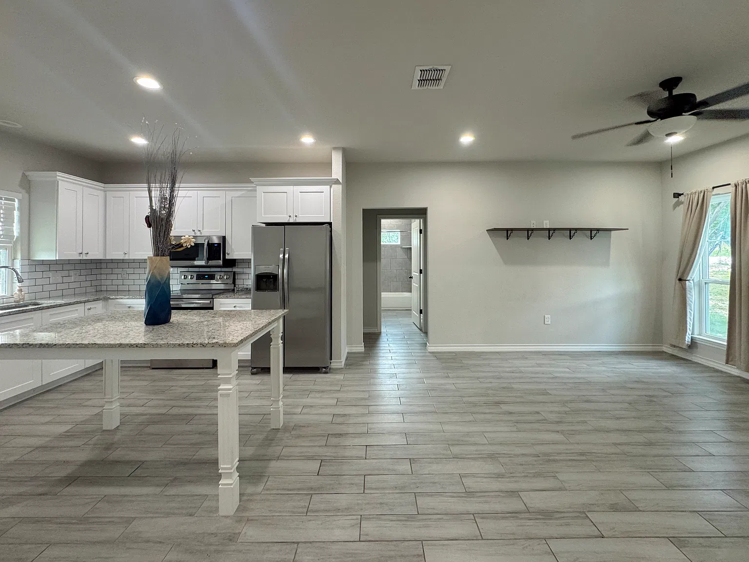 3 bed, 1204 sqft, $1,795 — Photo 4