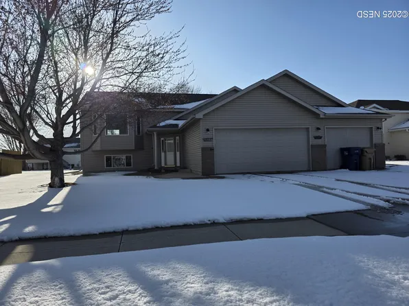 1835 7th St NE, Watertown, SD 57201