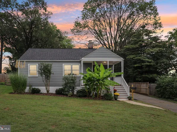 2937 Fairmont St, Falls Church, VA 22042