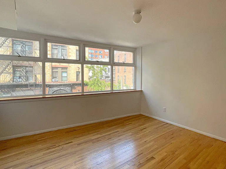 200 Pacific St #2 — Photo 8