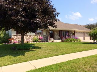 1062 Maple St, Lomira, WI 53048