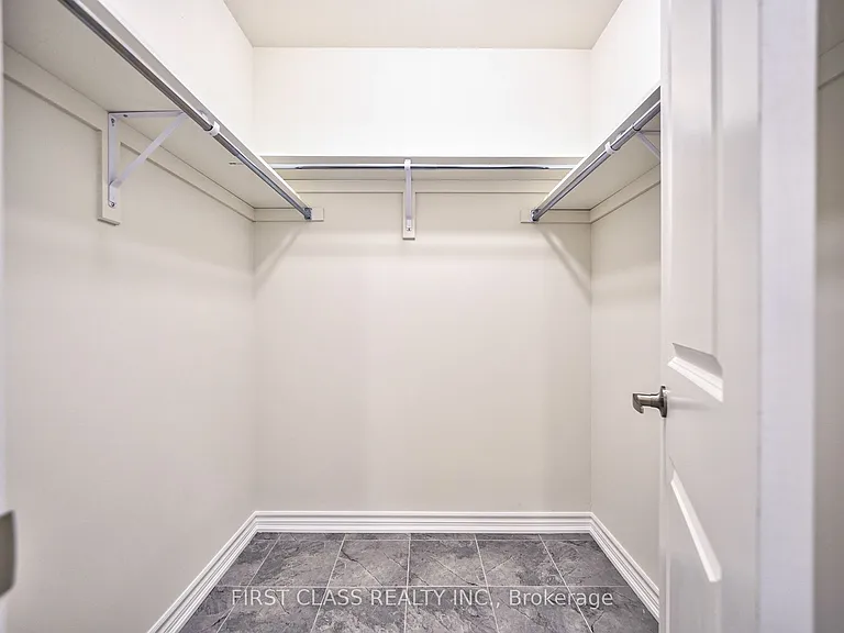 61 Kenneth Rogers Cres — Photo 22