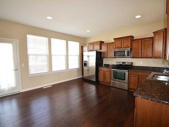 5th image of 12786 Tamworth Dr
