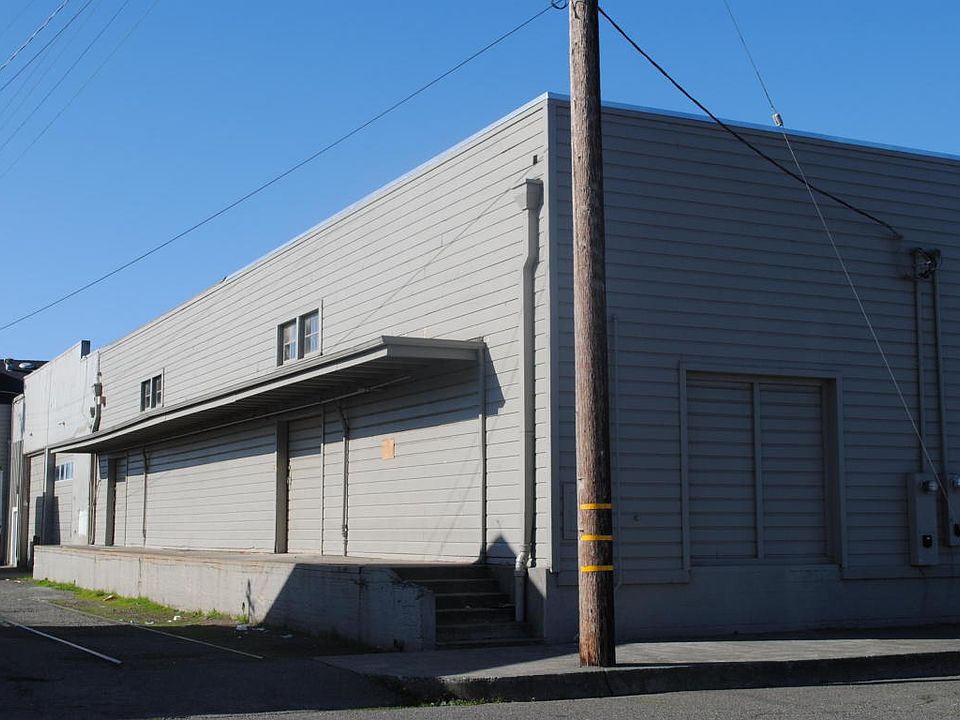 2nd image of 7 W 2nd St