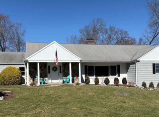 123 Pond Rd, Stamford, CT 06902