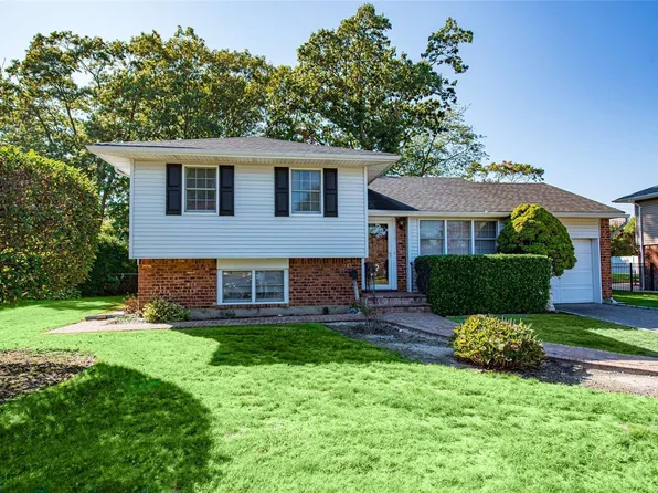 112 Hobart Street, East Islip, NY 11730