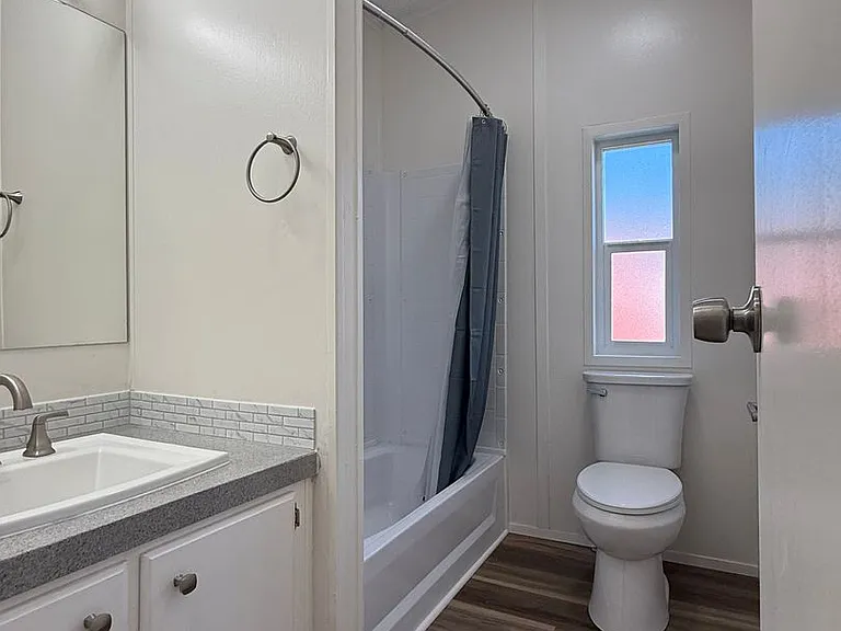 116 SE 8th St #26 — Photo 23