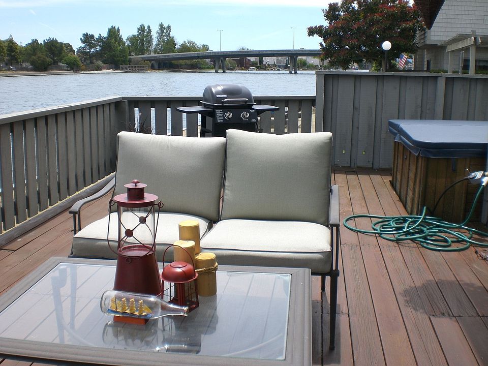 Wrap around deck on the water