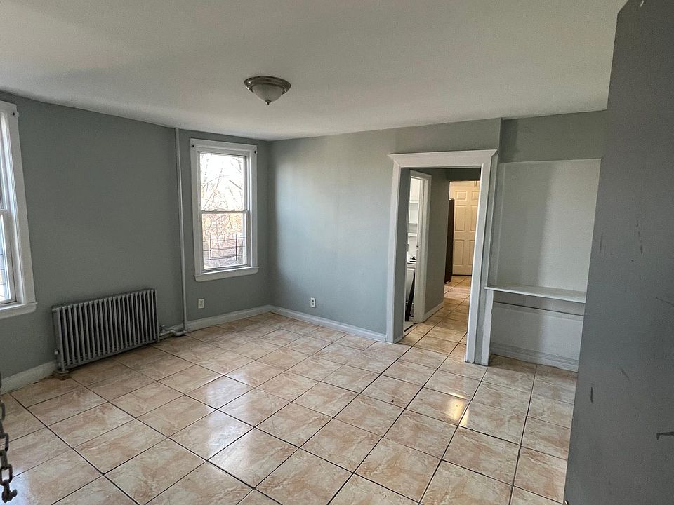 1st image of 43 Currans Ln #2L