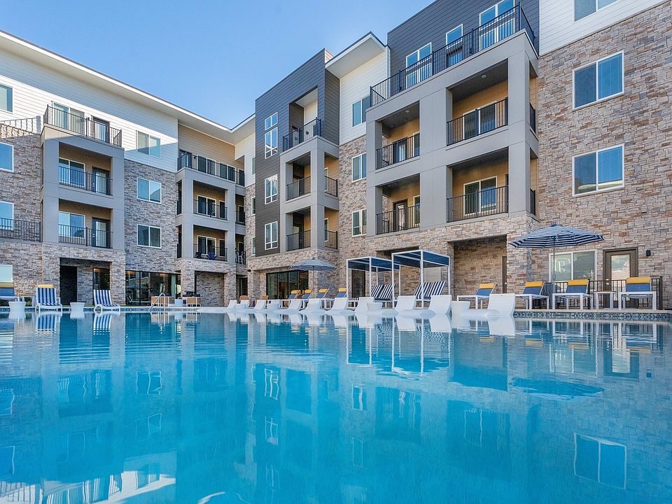 Aspire | Heated Salt-Water Pool