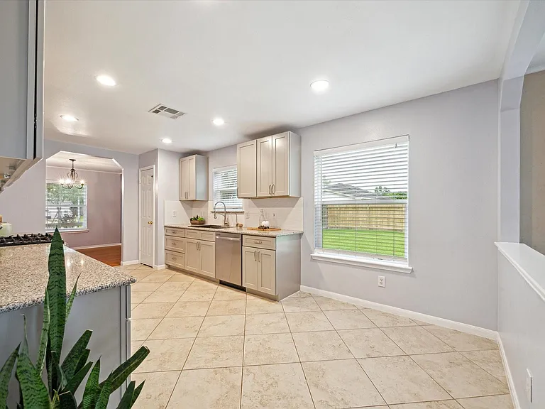 3402 Fox Ct — Photo 11