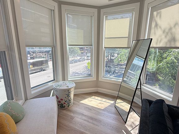 4th image of 1701 W Division St APT 2E