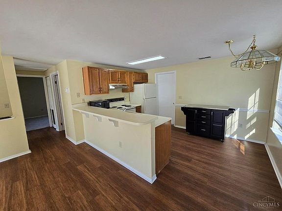 4th image of 2757 N Harbor Dr