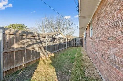 5324 Lake Lindenwood Dr — Photo 26