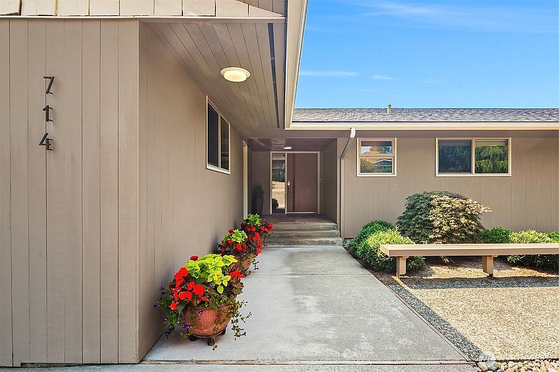4th image of 714 79th Avenue SE
