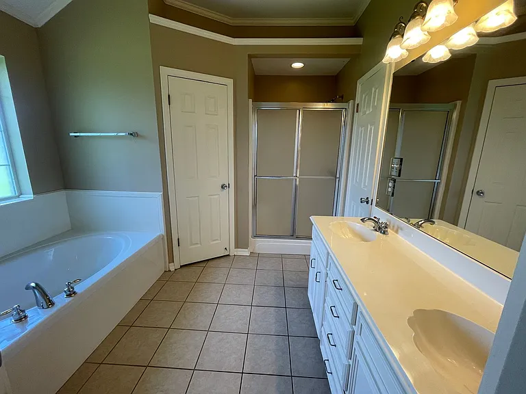2922 Le Oaks Dr — Photo 9