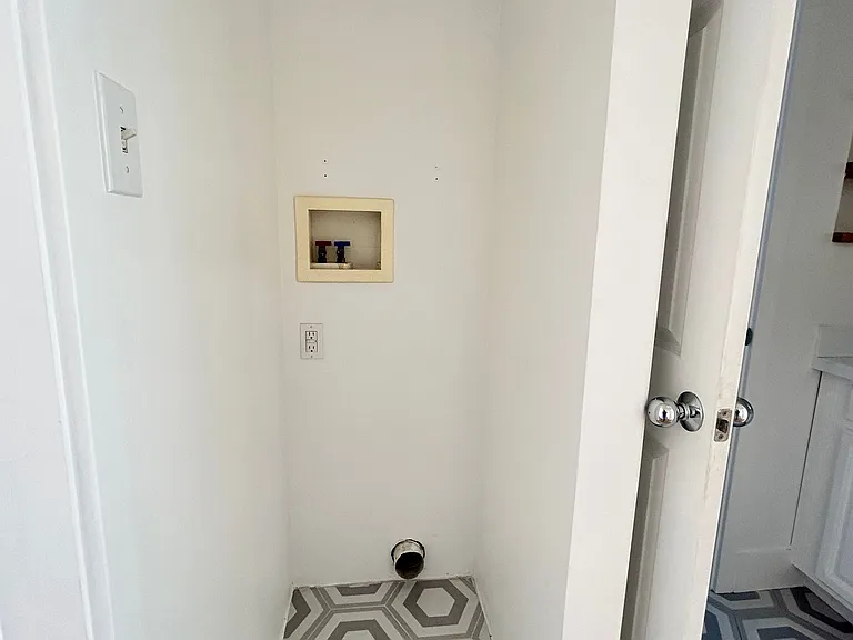 370 Obispo Ave Long Beach, CA 90814 — Photo 12