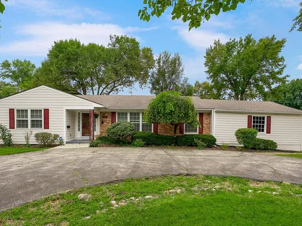 305 NW Obrien Rd, Lees Summit, MO 64063