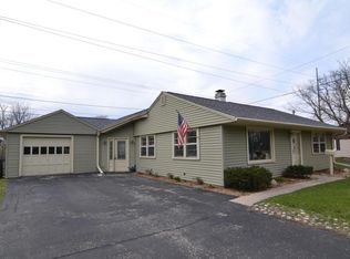 601 Cedar St, Mukwonago, WI 53149