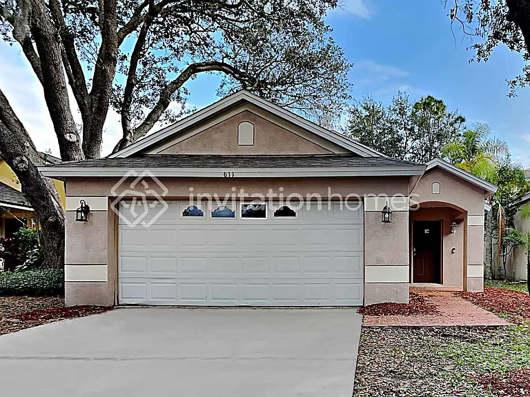 611 Cape Cod Cir — Photo 1