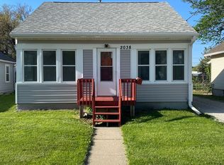 2038 Maple St, Des Moines, IA 50317
