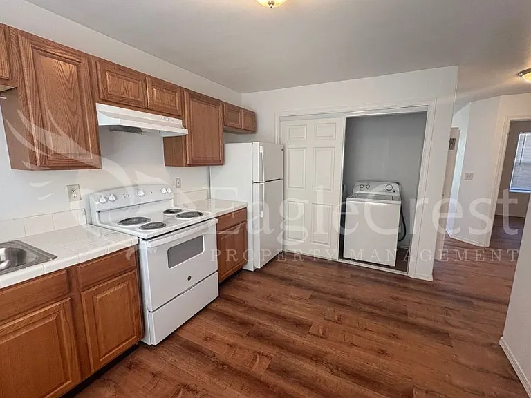 706 S College Ave — Photo 14