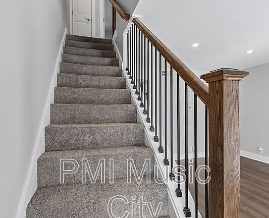 5th image of 2126B Burns St