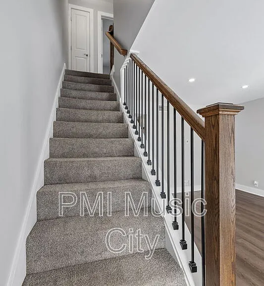2126B Burns St — Photo 5