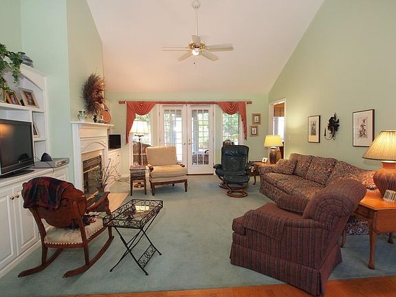 5th image of 133 Deerwood Ln