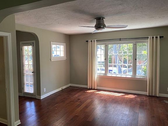 3rd image of 747 N Hayworth Ave